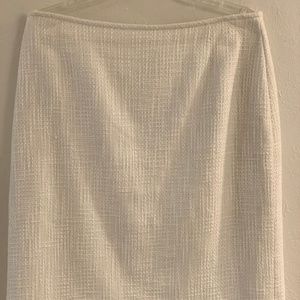 TAHARI - Classic Ivory Shimmer Tweed Skirt